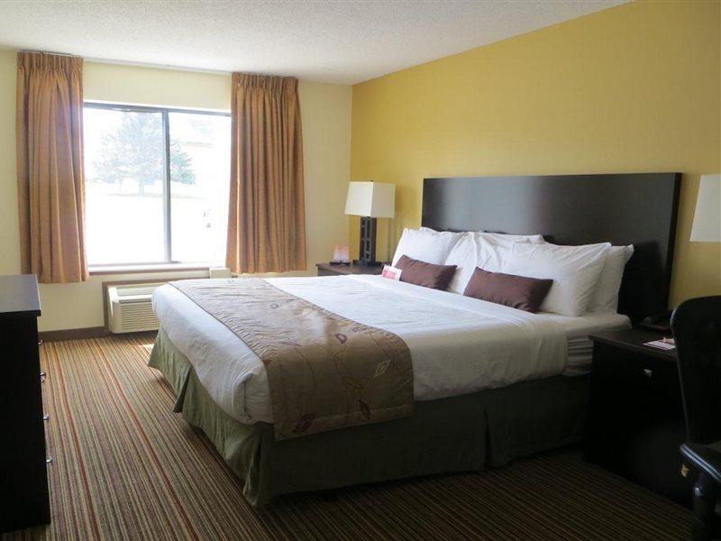 Ramada By Wyndham Wisconsin Dells I-90 Hotel Lake Delton Bagian luar foto