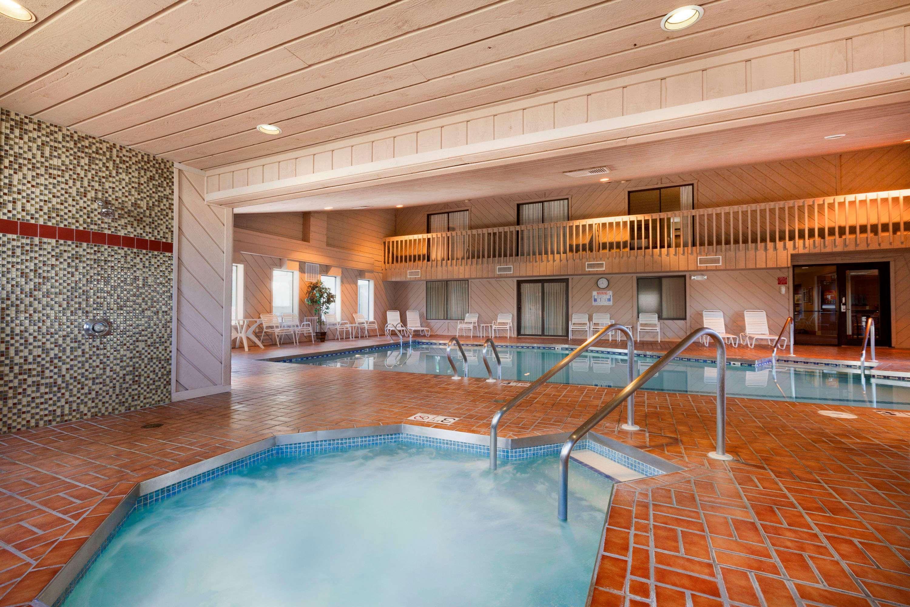 Ramada By Wyndham Wisconsin Dells I-90 Hotel Lake Delton Bagian luar foto
