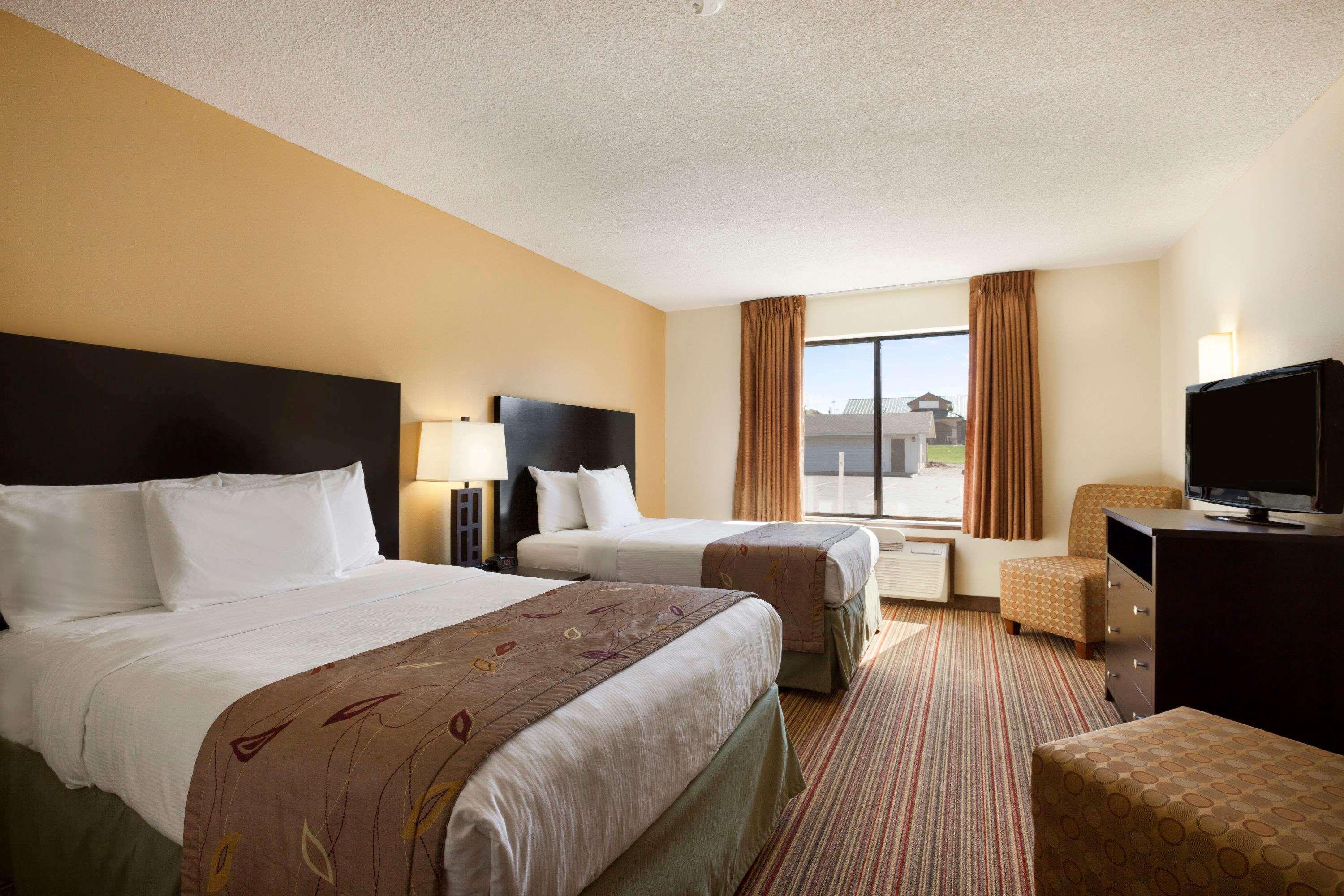 Ramada By Wyndham Wisconsin Dells I-90 Hotel Lake Delton Bagian luar foto