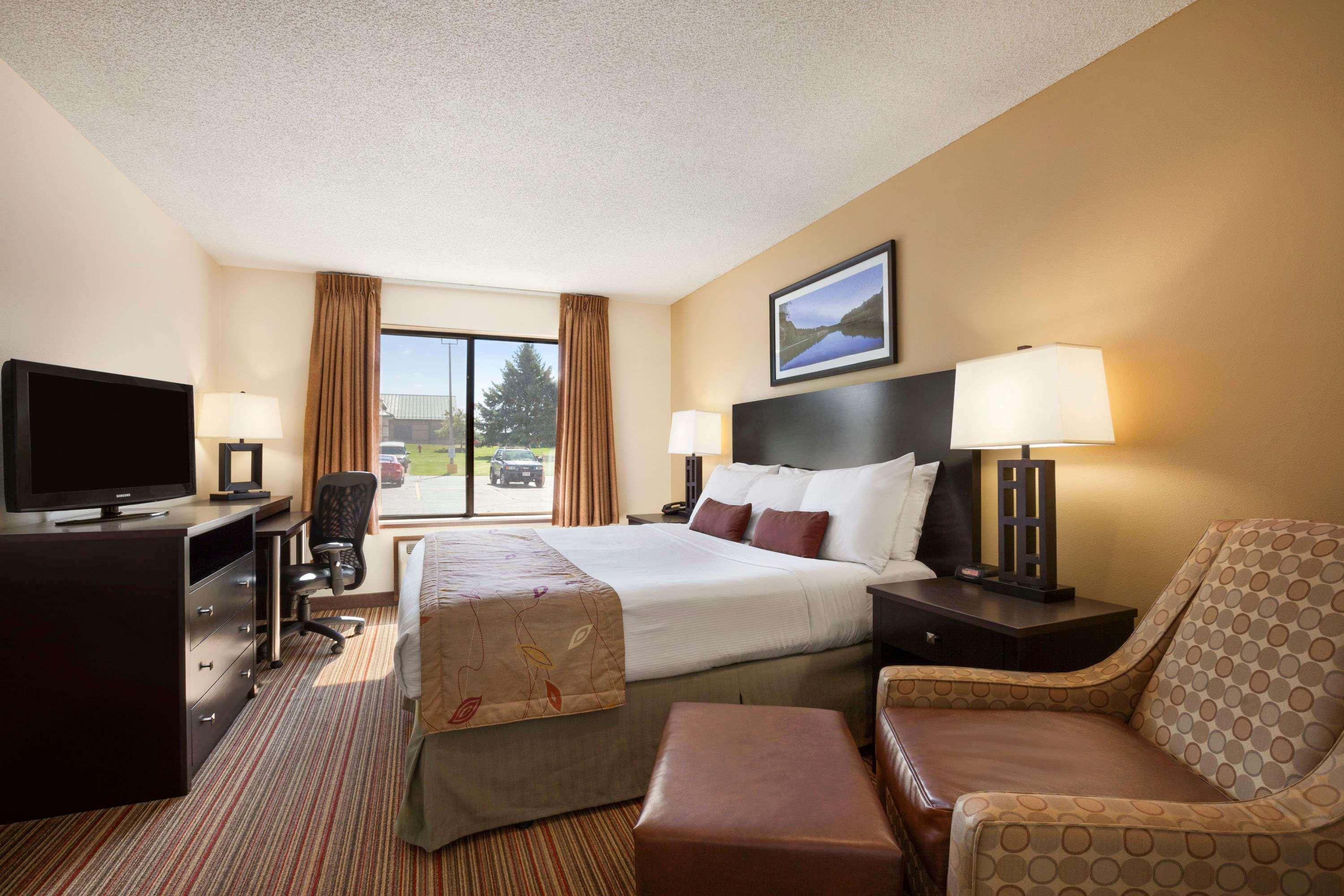 Ramada By Wyndham Wisconsin Dells I-90 Hotel Lake Delton Bagian luar foto