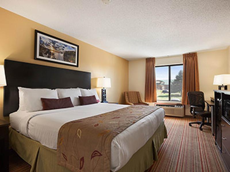 Ramada By Wyndham Wisconsin Dells I-90 Hotel Lake Delton Bagian luar foto