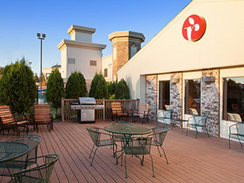 Ramada By Wyndham Wisconsin Dells I-90 Hotel Lake Delton Bagian luar foto
