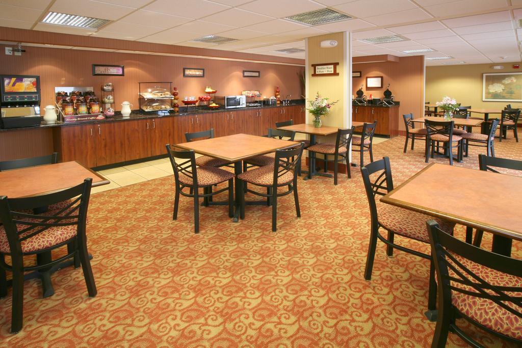 Ramada By Wyndham Wisconsin Dells I-90 Hotel Lake Delton Bagian luar foto