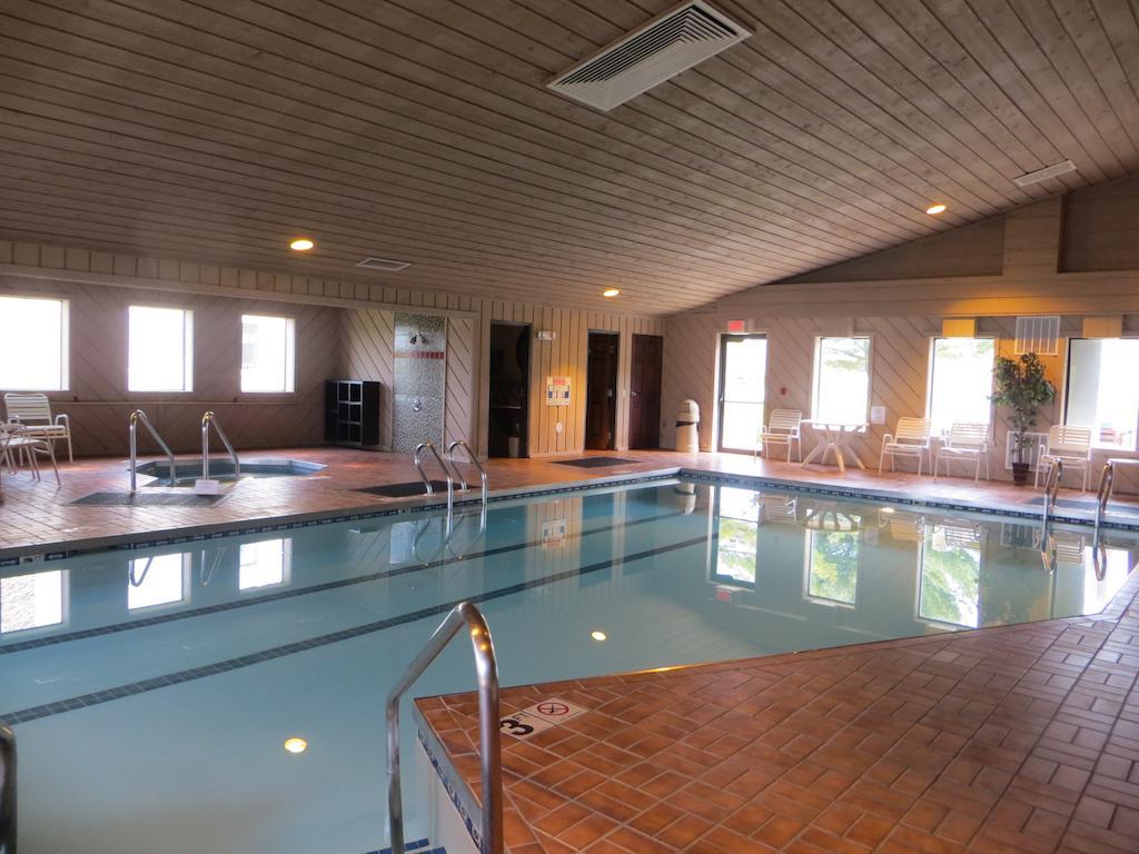 Ramada By Wyndham Wisconsin Dells I-90 Hotel Lake Delton Bagian luar foto