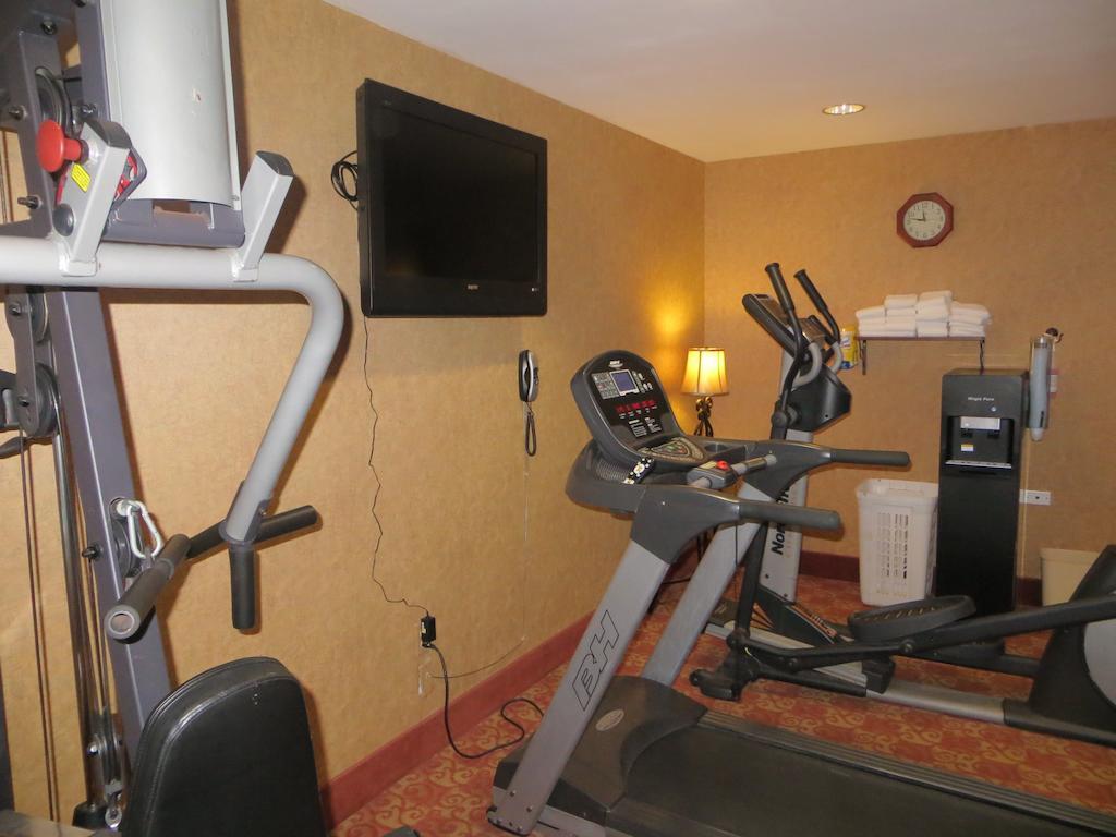 Ramada By Wyndham Wisconsin Dells I-90 Hotel Lake Delton Bagian luar foto