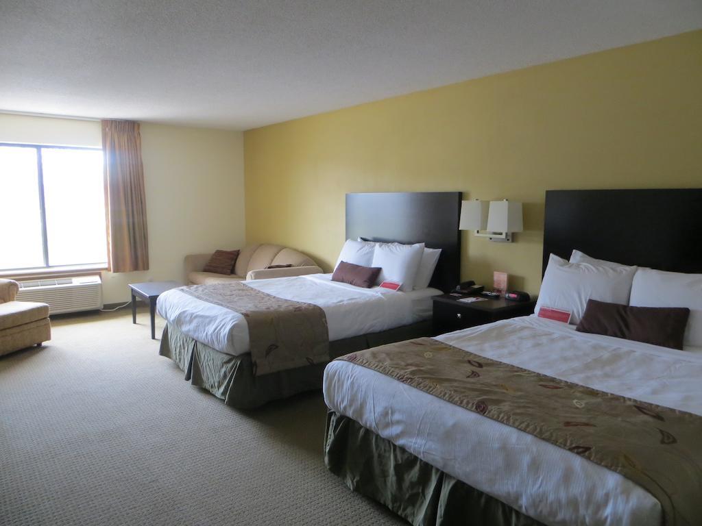Ramada By Wyndham Wisconsin Dells I-90 Hotel Lake Delton Bagian luar foto