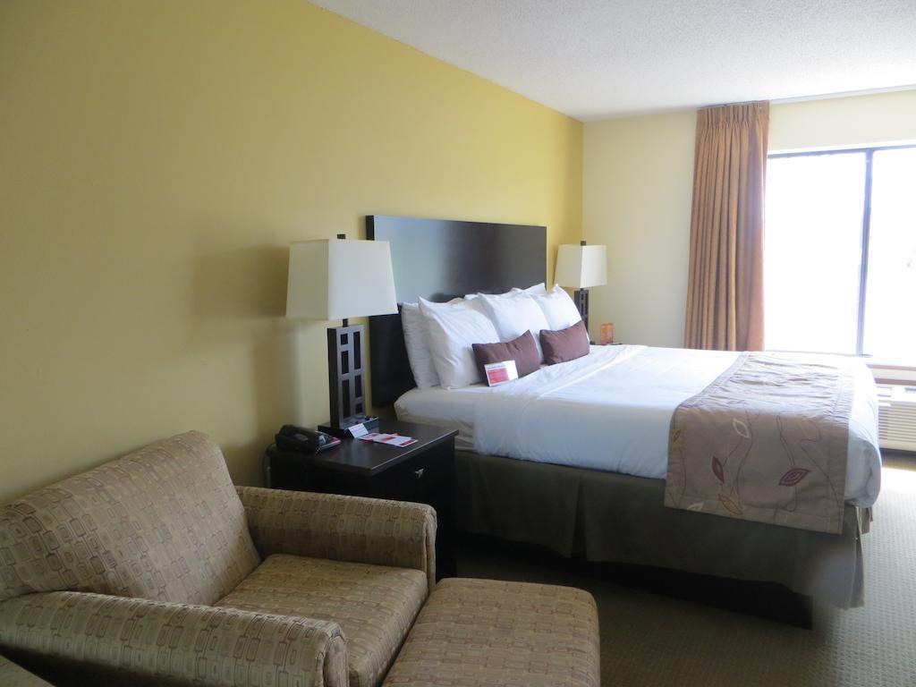 Ramada By Wyndham Wisconsin Dells I-90 Hotel Lake Delton Bagian luar foto