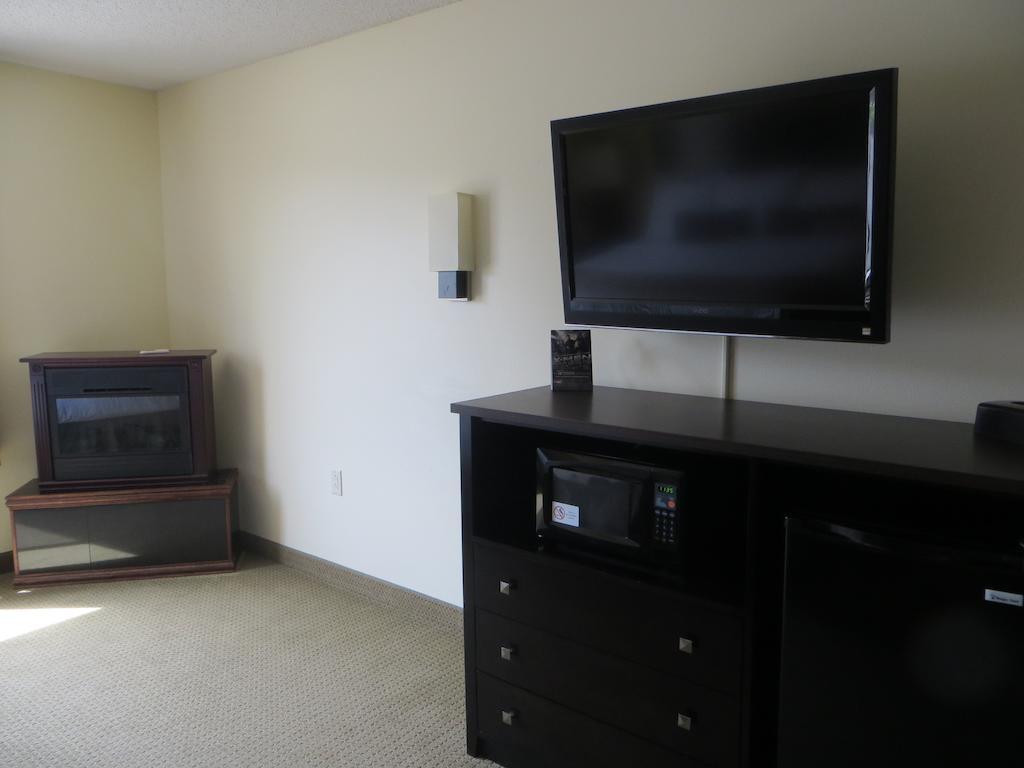 Ramada By Wyndham Wisconsin Dells I-90 Hotel Lake Delton Bagian luar foto