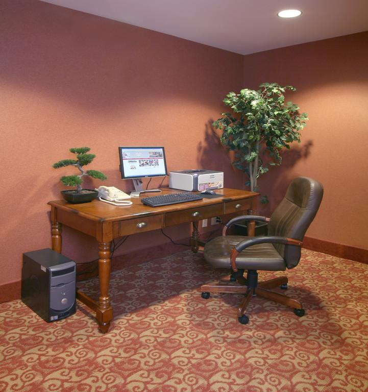 Ramada By Wyndham Wisconsin Dells I-90 Hotel Lake Delton Bagian luar foto