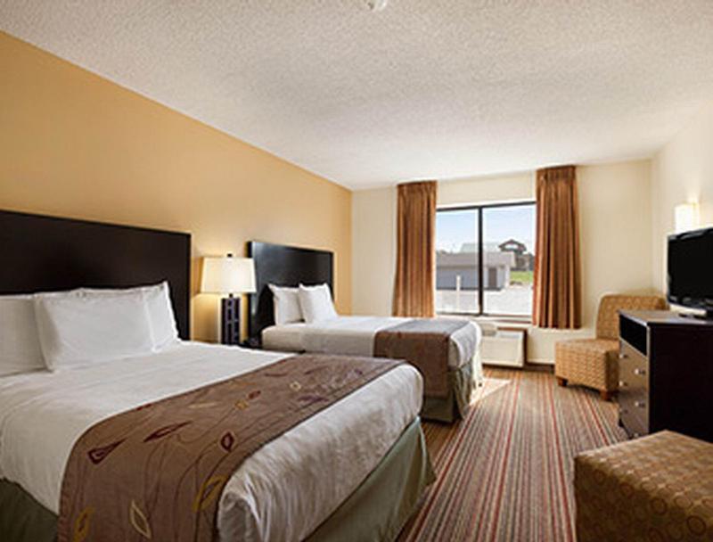 Ramada By Wyndham Wisconsin Dells I-90 Hotel Lake Delton Bagian luar foto